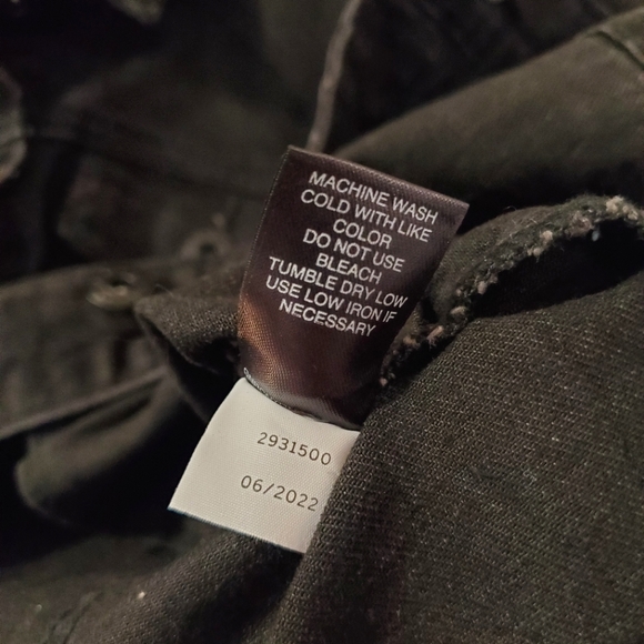 Chelsea & Violet Point Collar Puff Shoulder Jean Jacket - Size M (NWT) - Picture 9 of 9